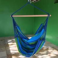 Tuchhängestuhl mit den Farben Blau, Grün und Türkis. PRO OUTDOOR